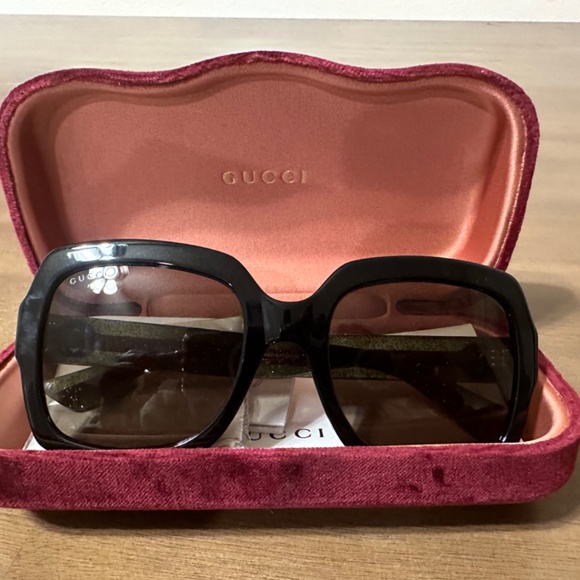 Gucci Sunglasses main image 5